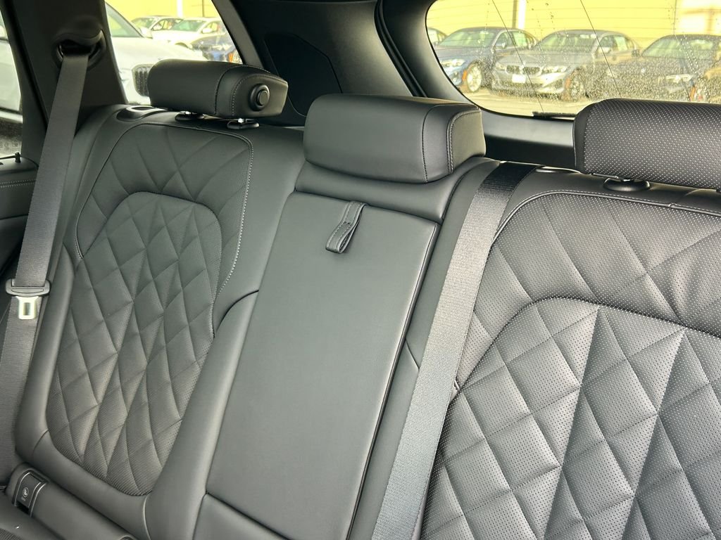2026 BMW X5 M60i - Photo 32
