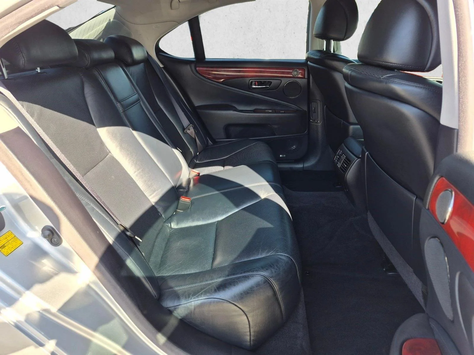 Used 2012 Mercury Metallic Lexus  image 17