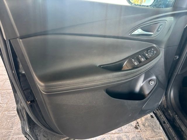 Used 2025 Black Buick Preferred image 9