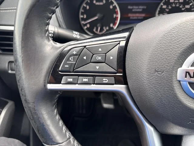Used 2022 Silver Nissan 2.5 SV image 31