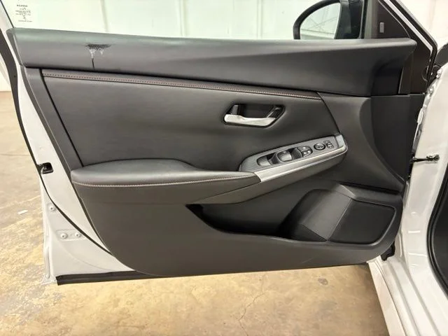 Used 2023 White Nissan SR image 15