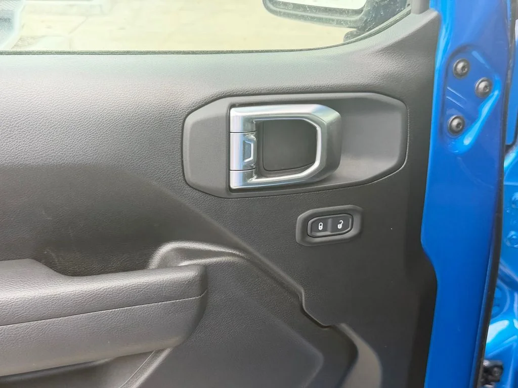 New 2026 Hydro Blue Pearl-Coat Exterior Paint Jeep Sport image 14