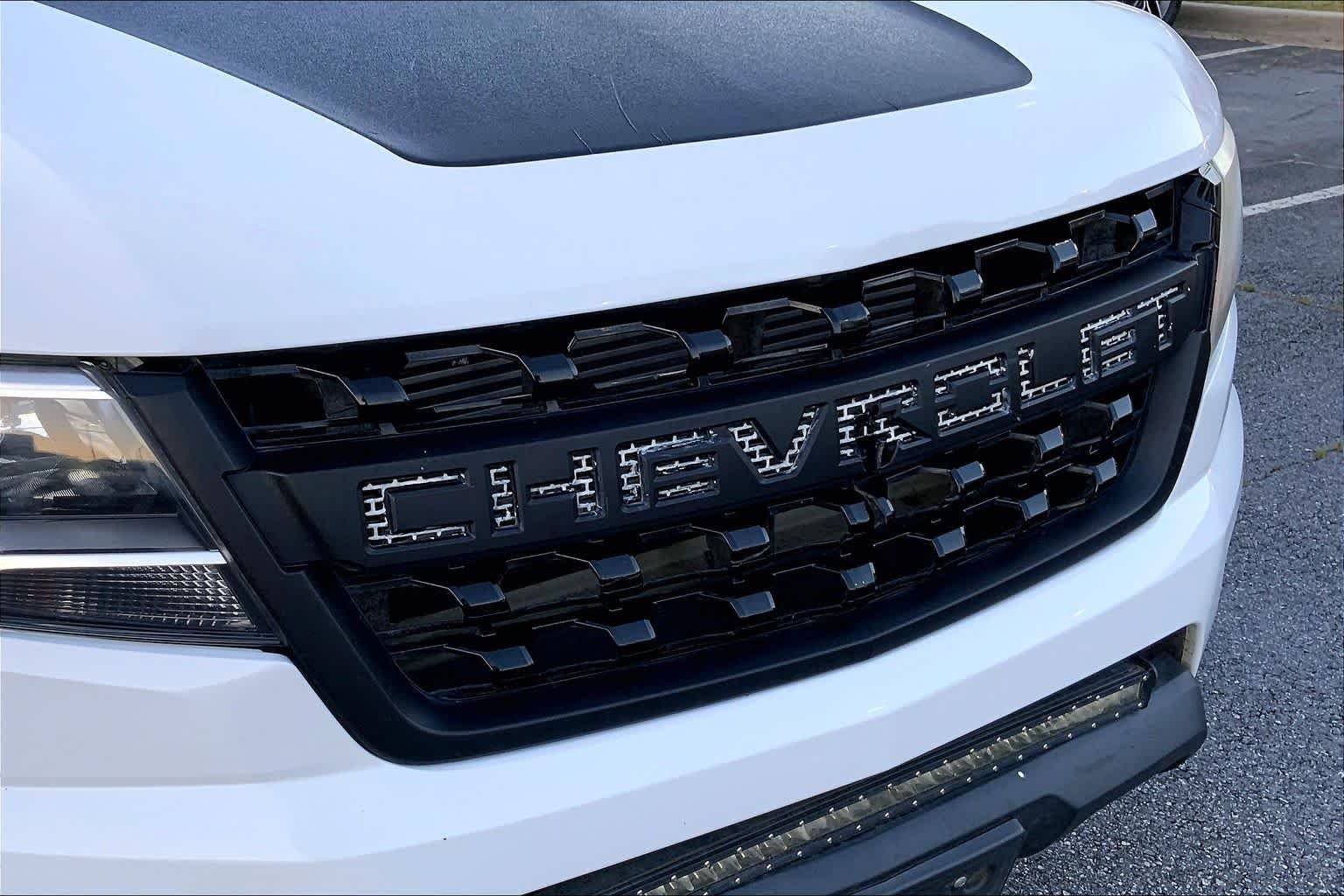 Used 2017 Summit White Chevrolet 4WD Z71 image 29
