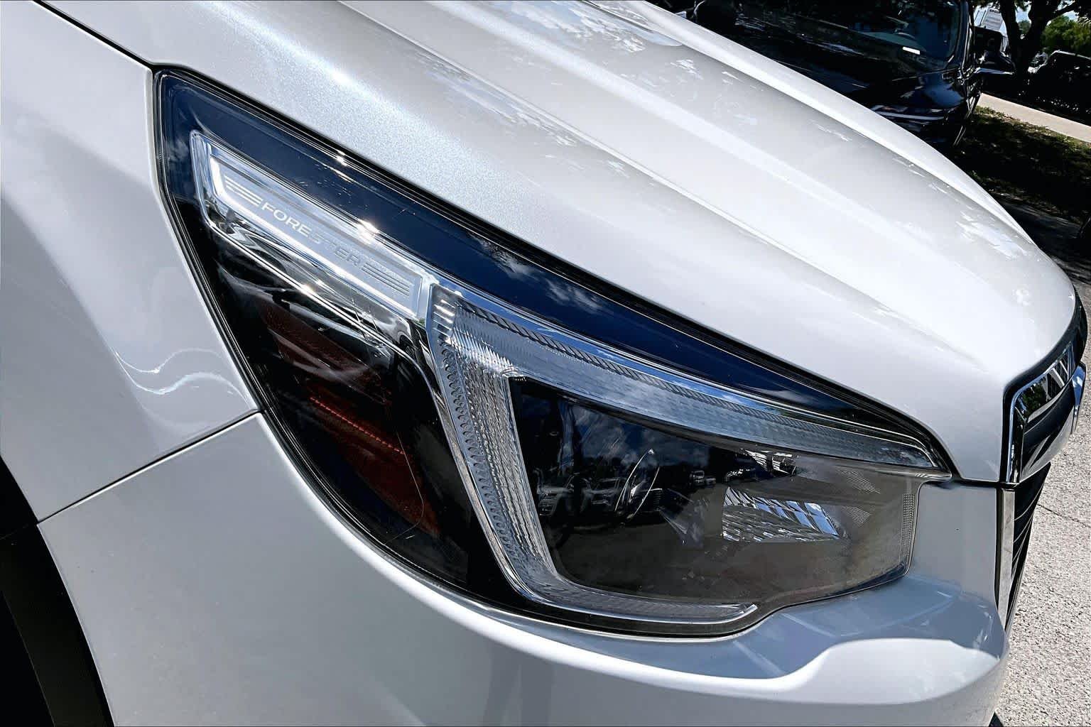 Used 2021 Crystal White Pearl Subaru Limited image 28