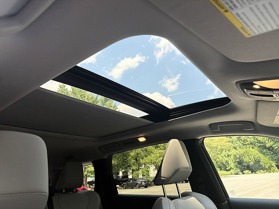 New 2027 Radiant White INFINITI PURE image 20