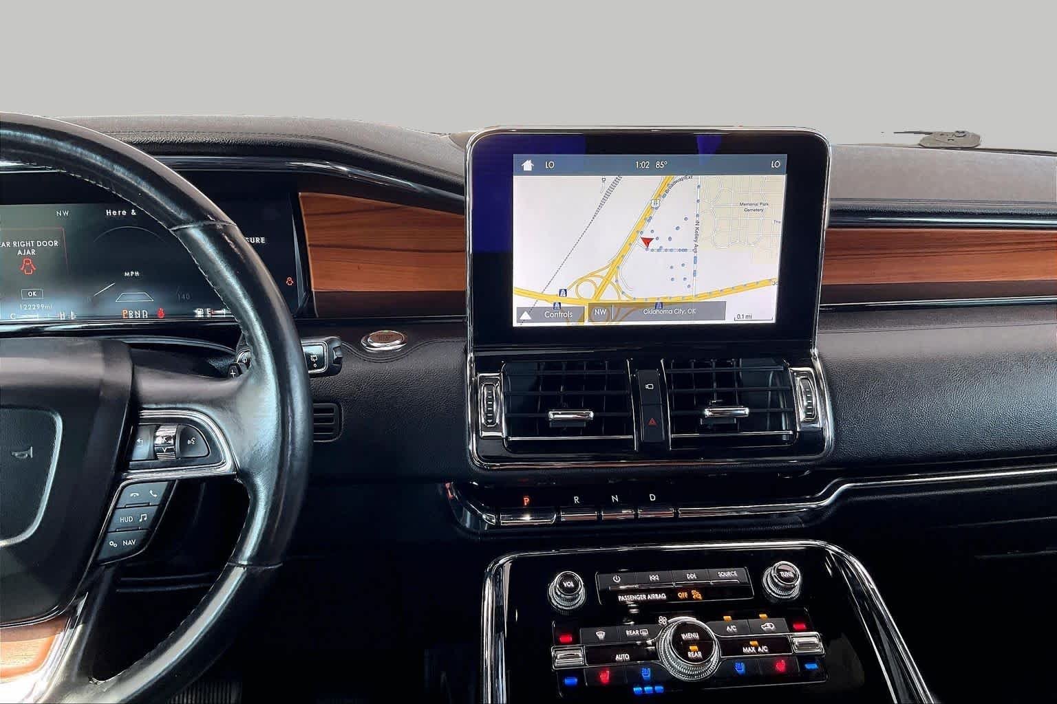 Used 2019 Infinite Black Metallic Lincoln Select image 6