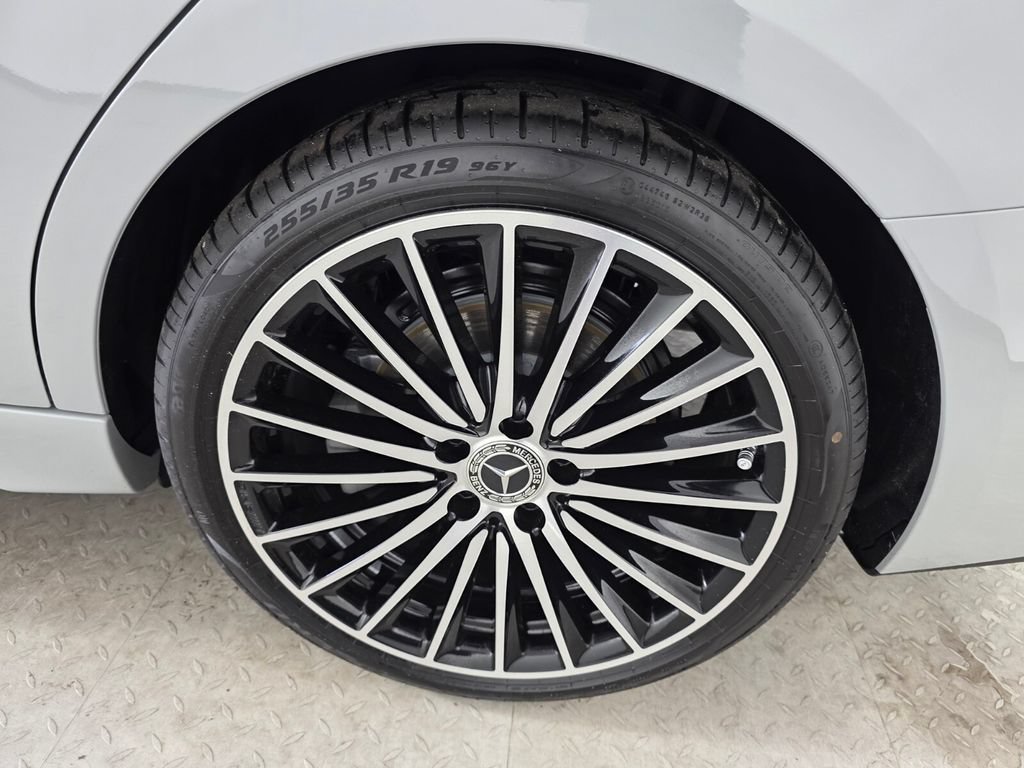 New 2026 MANUFAKTUR Alpine Grey Mercedes-Benz C 300 image 28