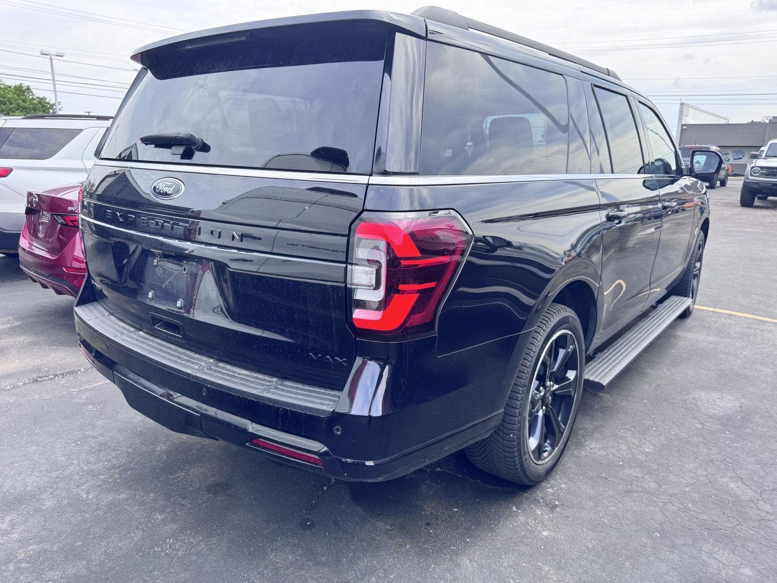 Used 2022 Agate Black Ford Limited image 4