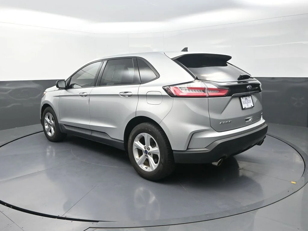 Used 2019 Silver Ford SE image 8