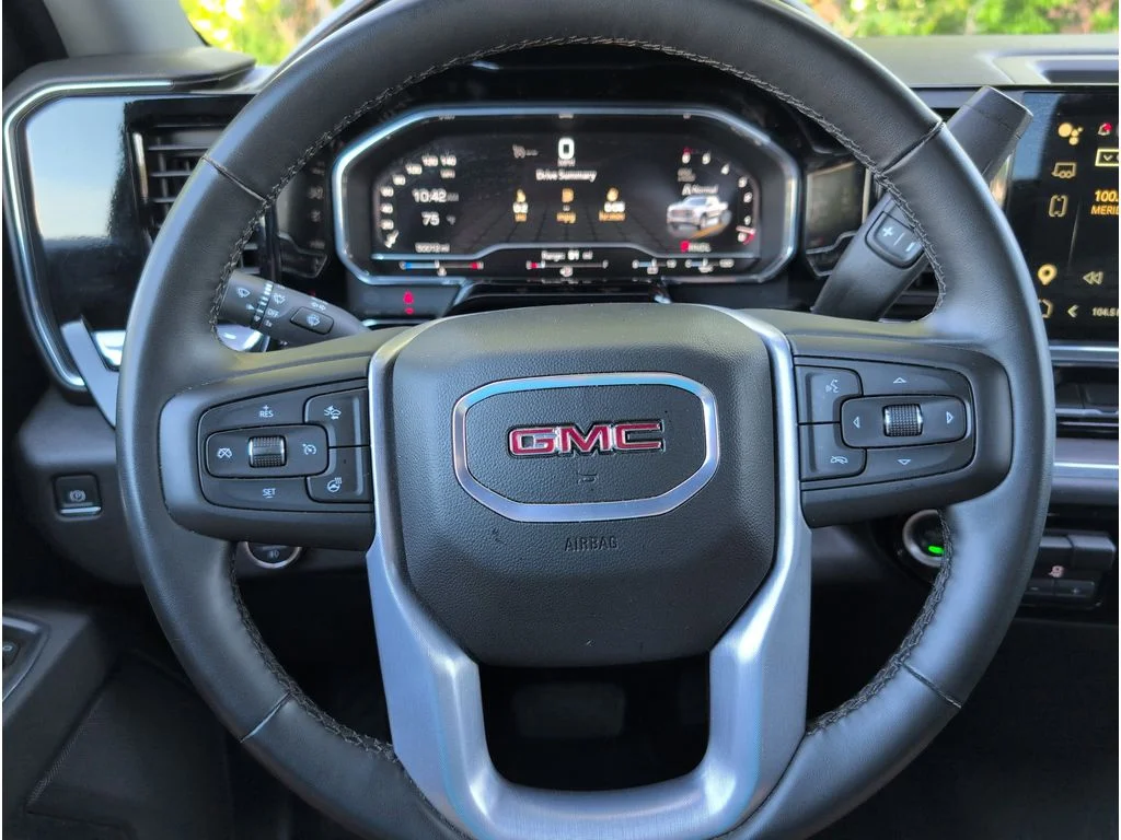Used 2025 BLACK GMC Crew Cab 147" SLT image 24
