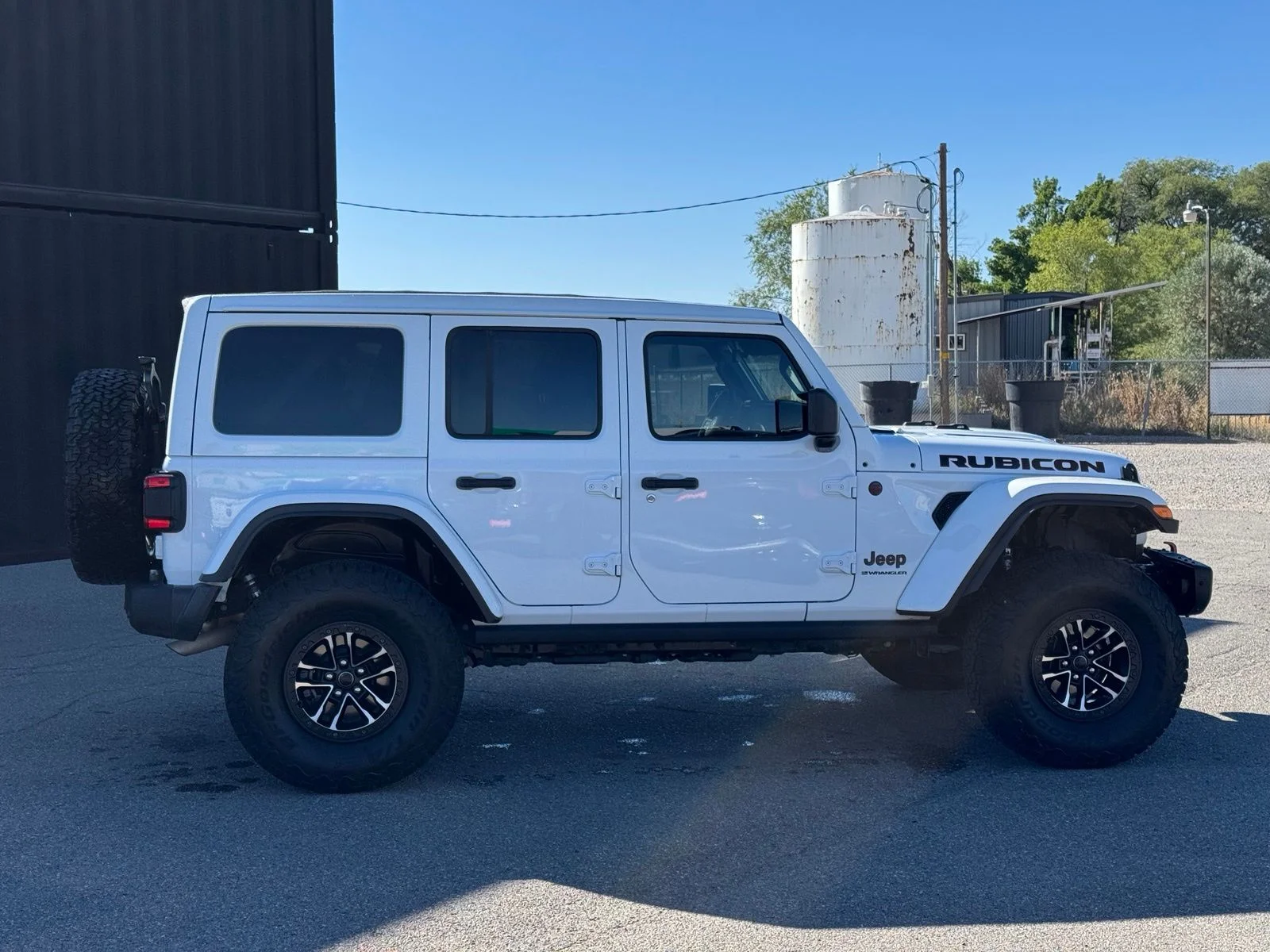 Used 2024 White Jeep Rubicon X image 3