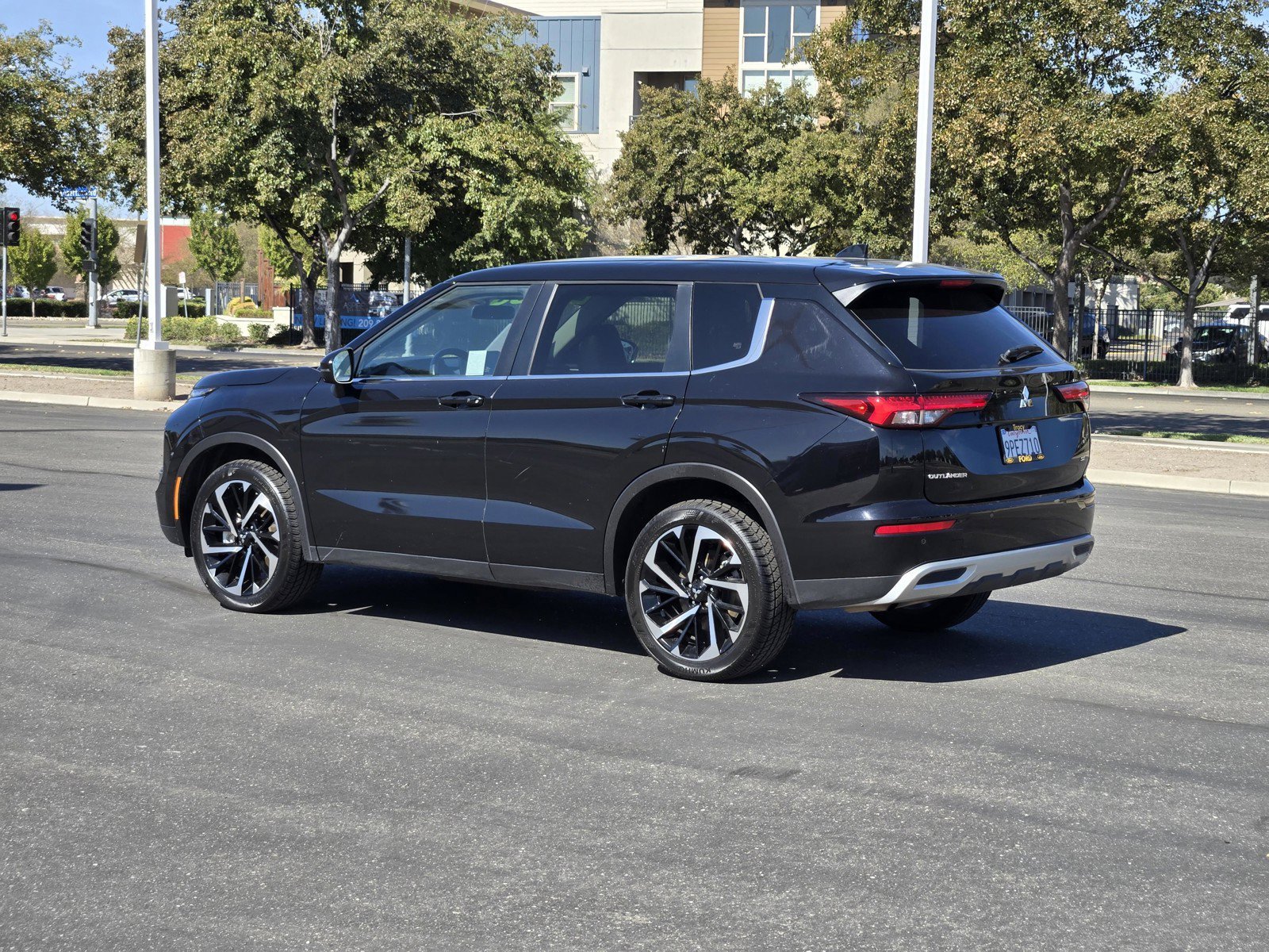 Used 2024 Black Mitsubishi  image 8
