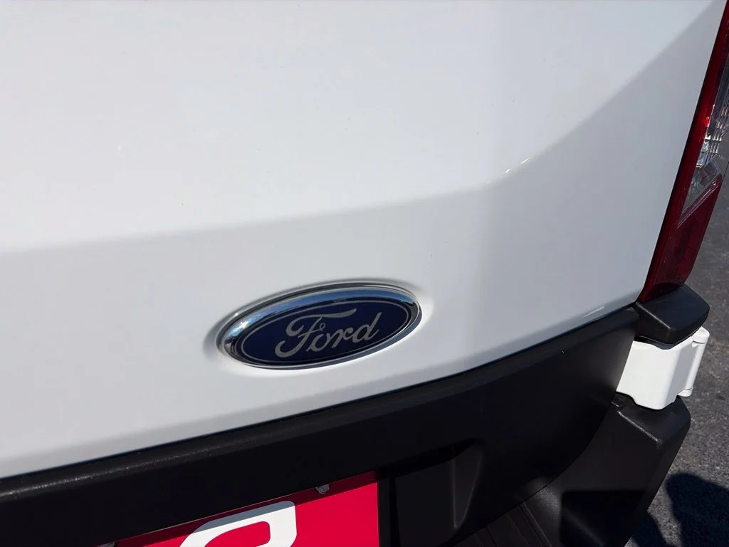 Used 2025 Oxford White Ford XLT image 27