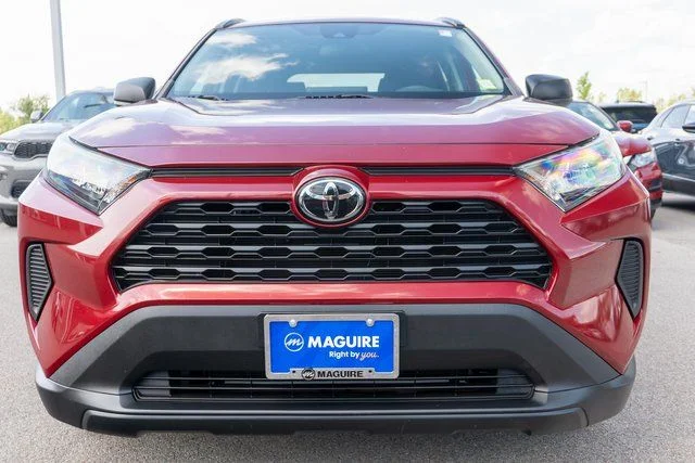Used 2019 Red Toyota LE image 3