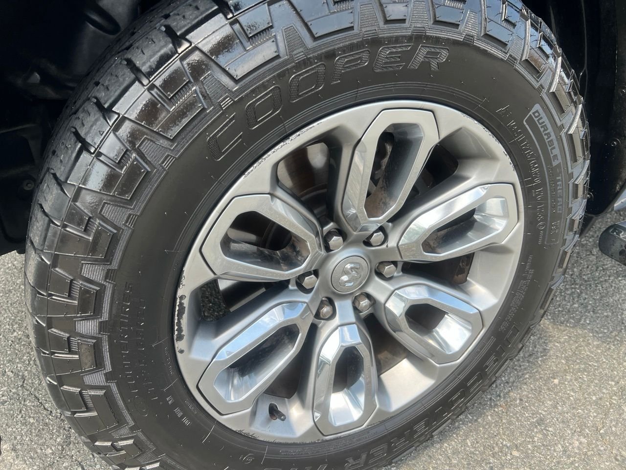 Used 2019 Black Ram Laramie image 11