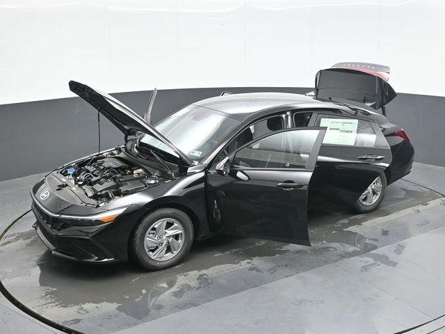 New 2026 Black Hyundai SE image 28