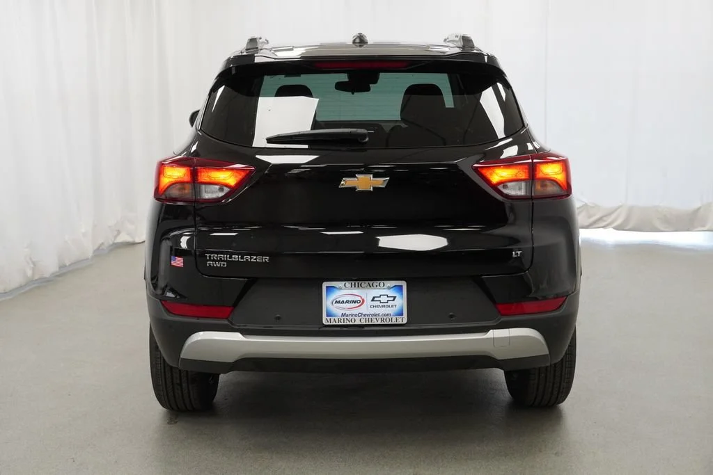 New 2026 Mosaic Black Metallic Chevrolet LT image 33