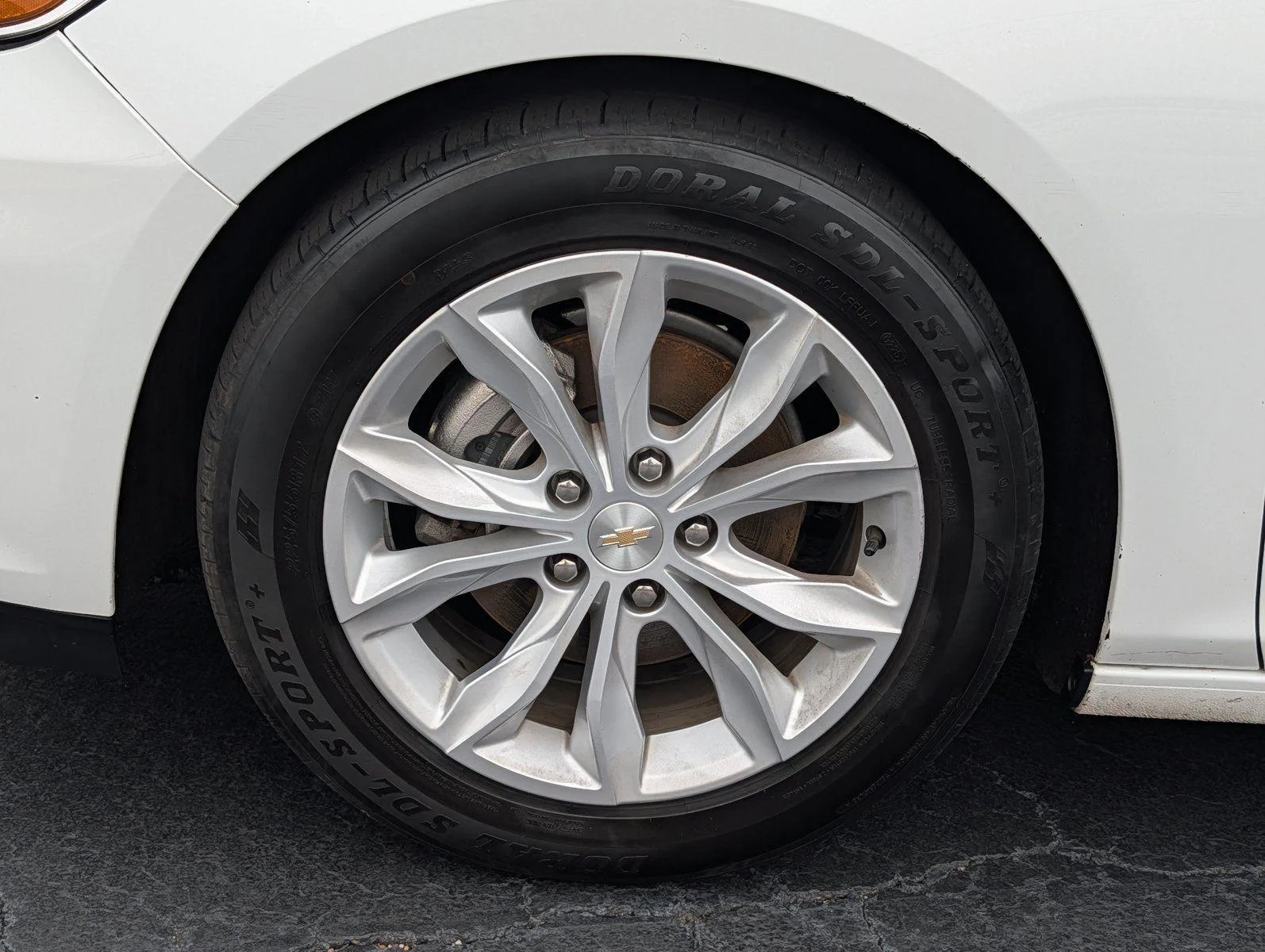 Used 2024 Summit White Chevrolet LT image 9