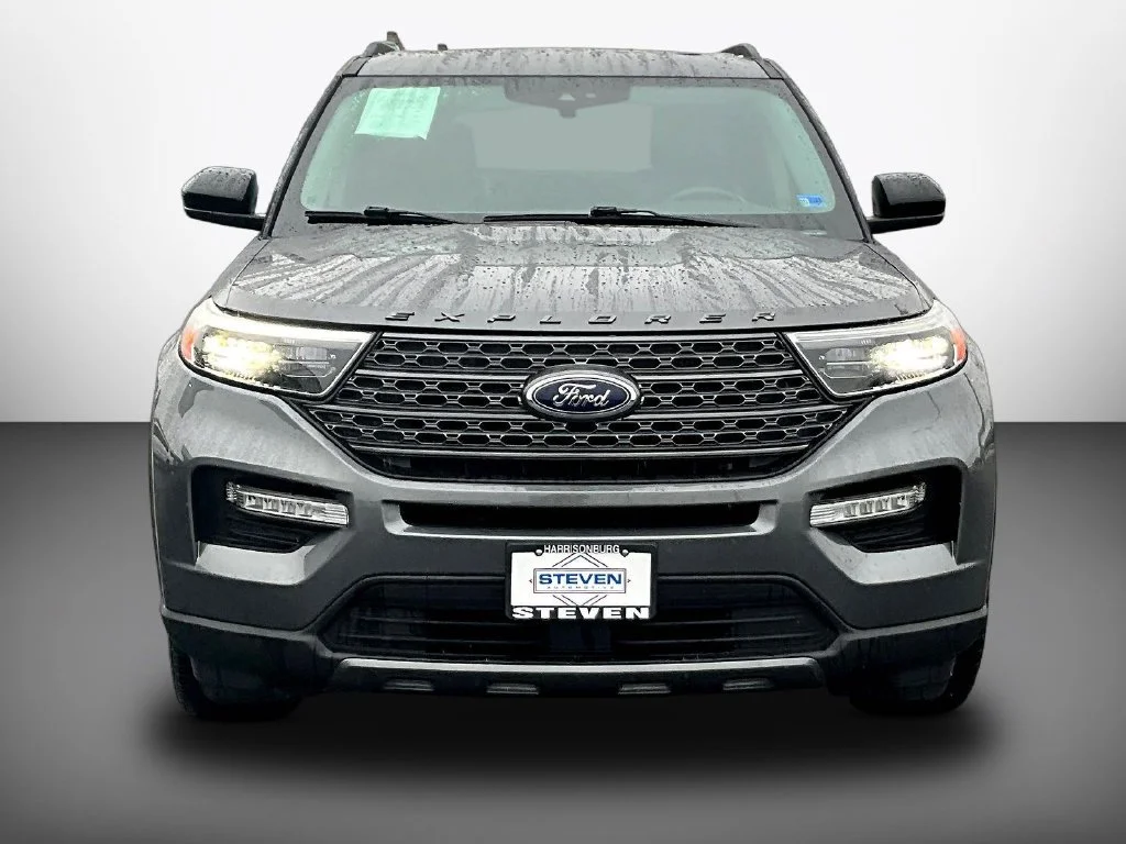 Used 2023 Gray Ford XLT image 2