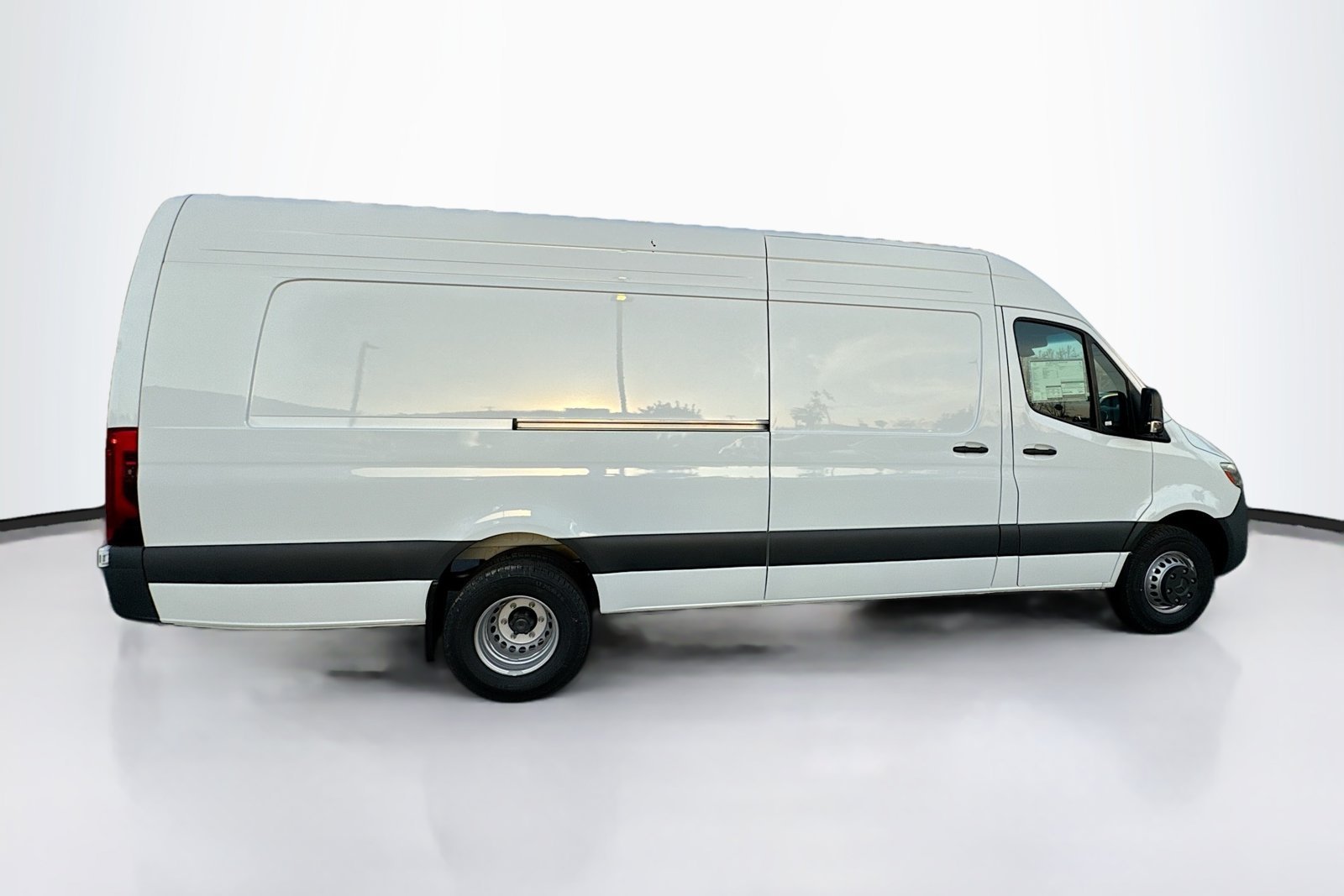 New 2026 Arctic White Mercedes-Benz  image 4