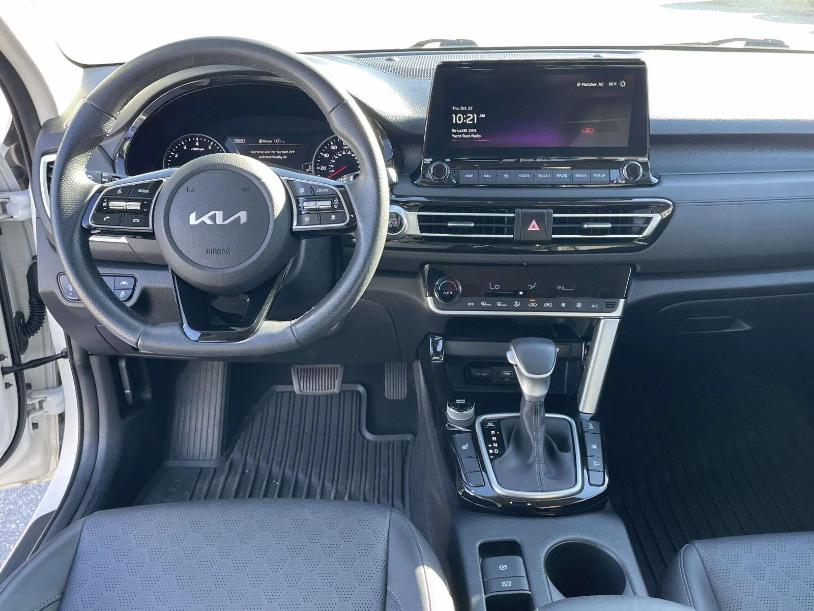 Used 2023 Snow White Pearl Kia SX image 4