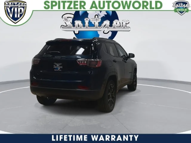 New 2026 Fathom Blue Pearl-Coat Exterior Paint Jeep Altitude image 16