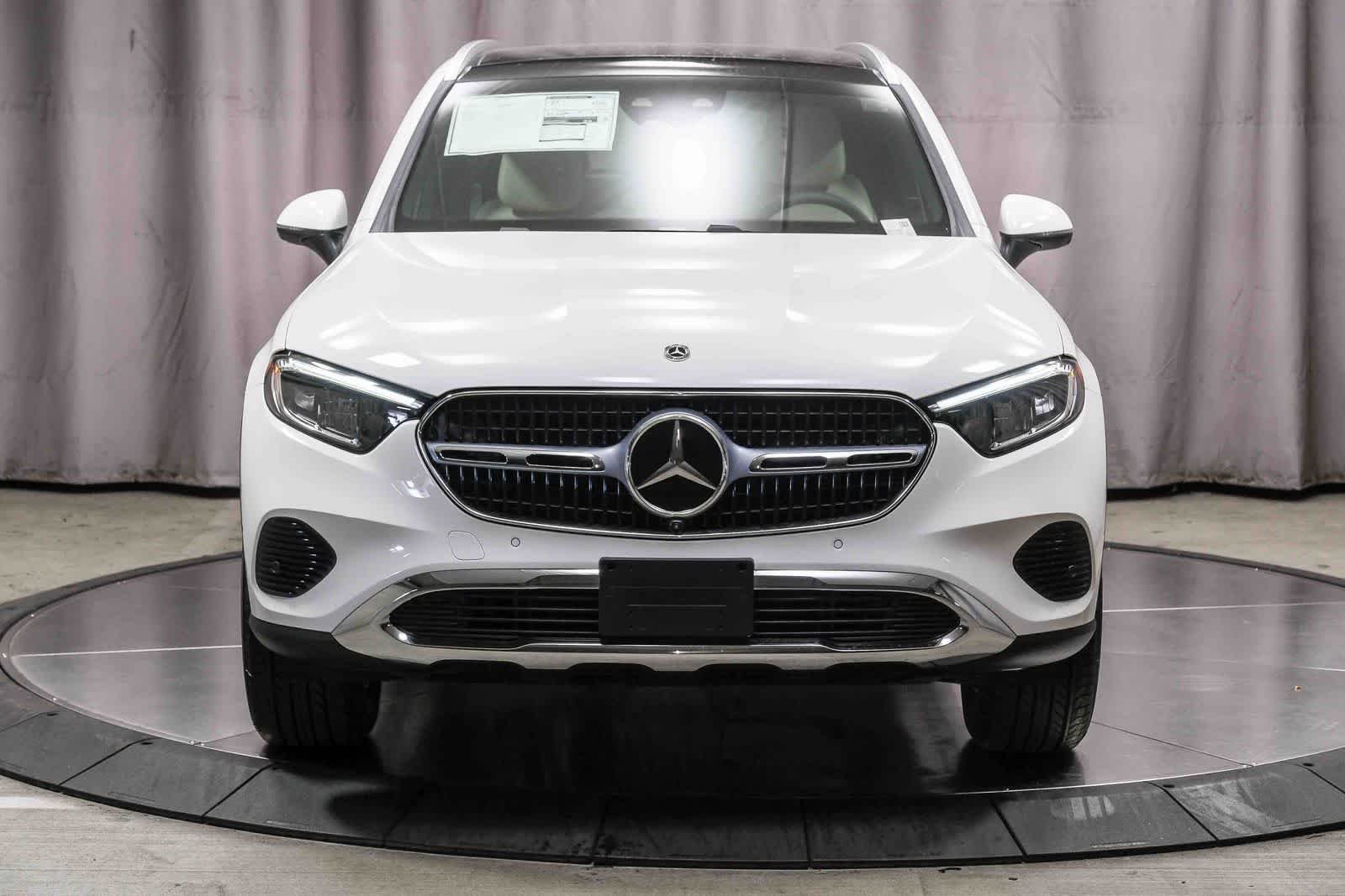 New 2026 Polar White Mercedes-Benz GLC 300 image 47