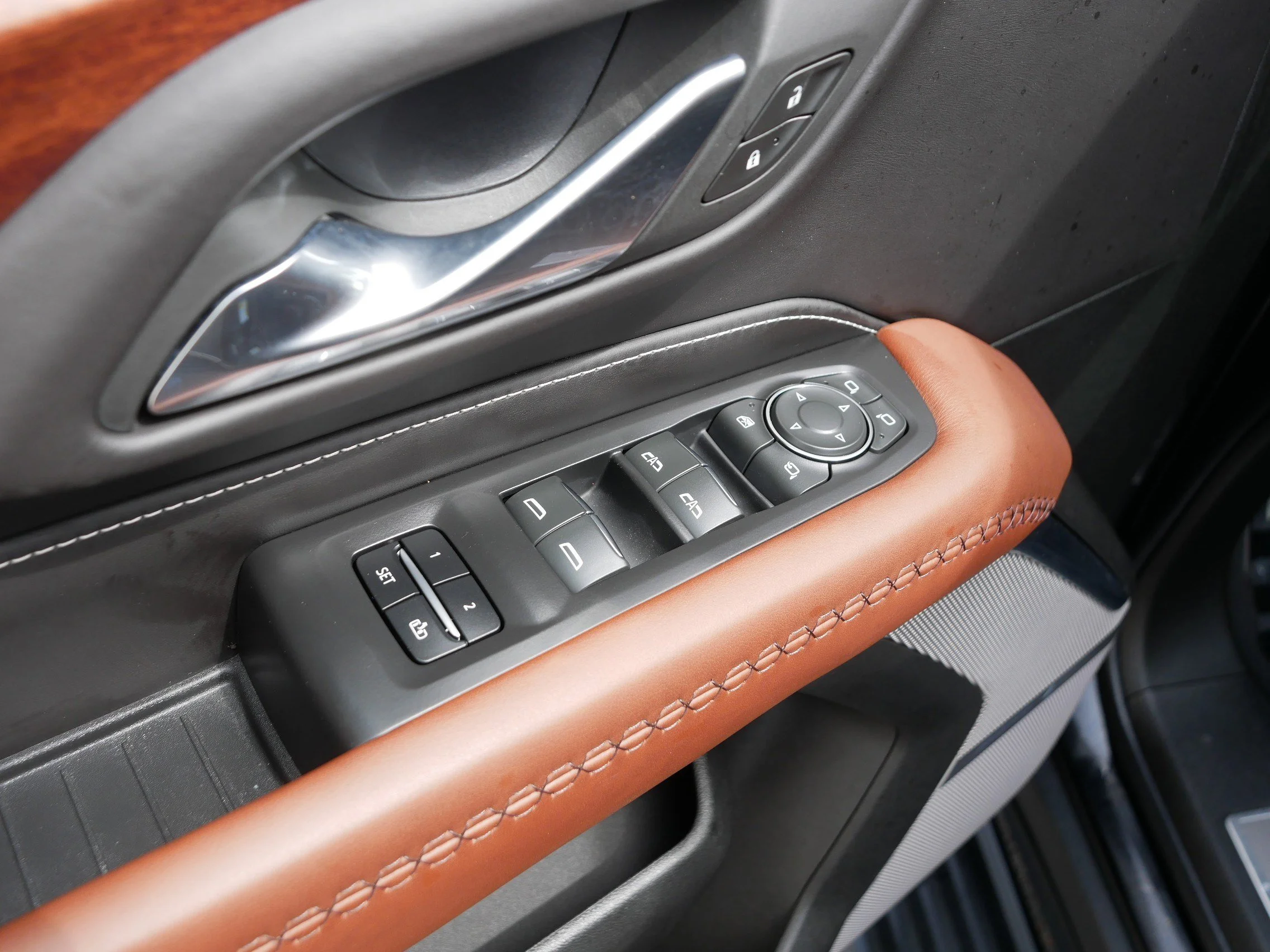 Used 2024 Onyx Black GMC Denali Ultimate image 19