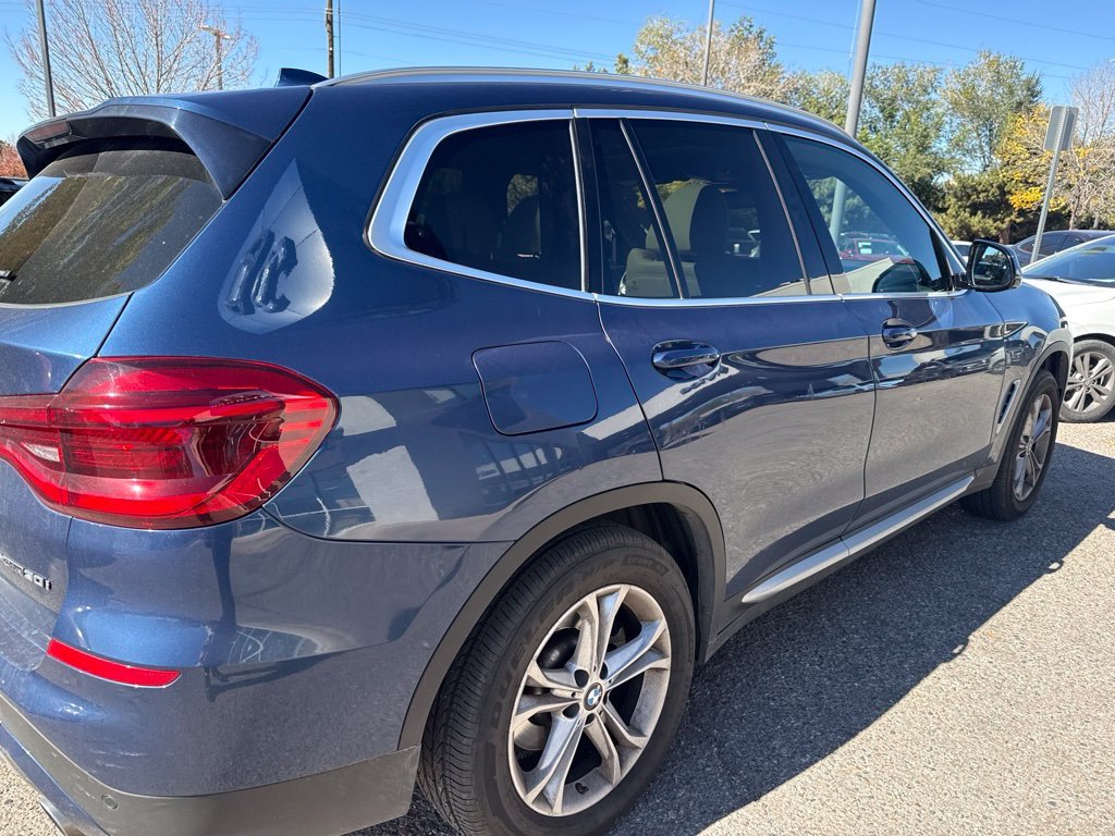 Used 2021 Blue BMW xDrive30i image 5