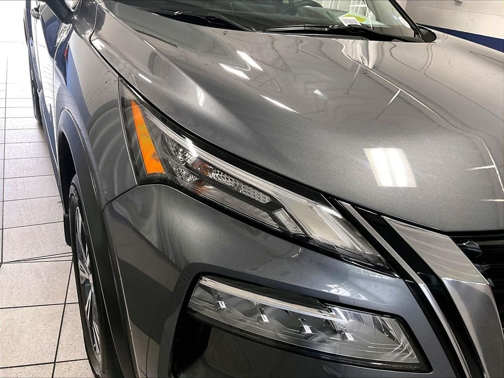 Used 2023 Gray Nissan SV image 30