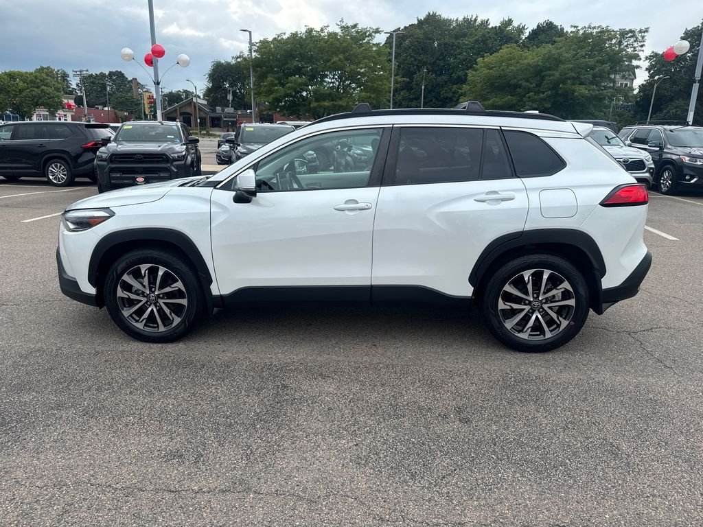 Used 2023 Beige Toyota XLE image 4