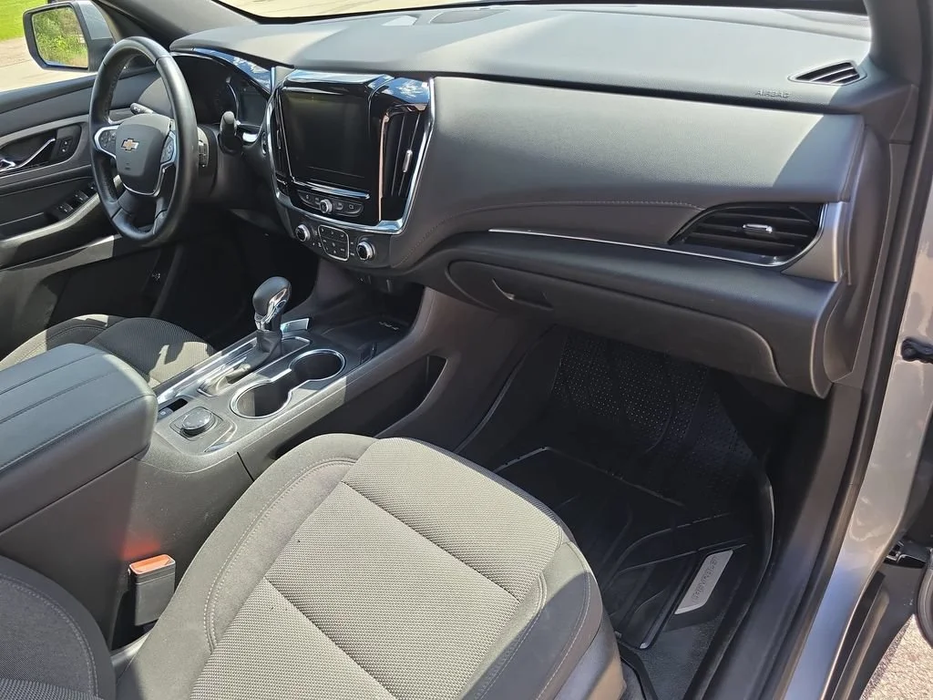 2023 Chevrolet Traverse 1LT - Photo 30