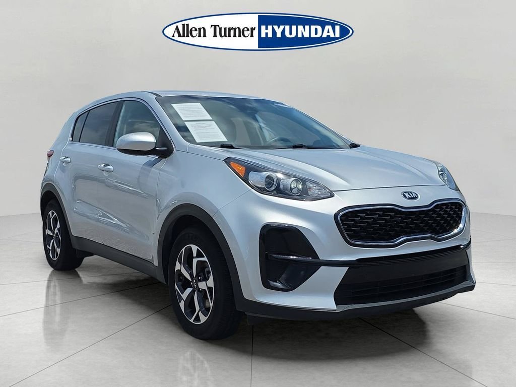 Used 2022 Sparkling Silver Kia LX image 2