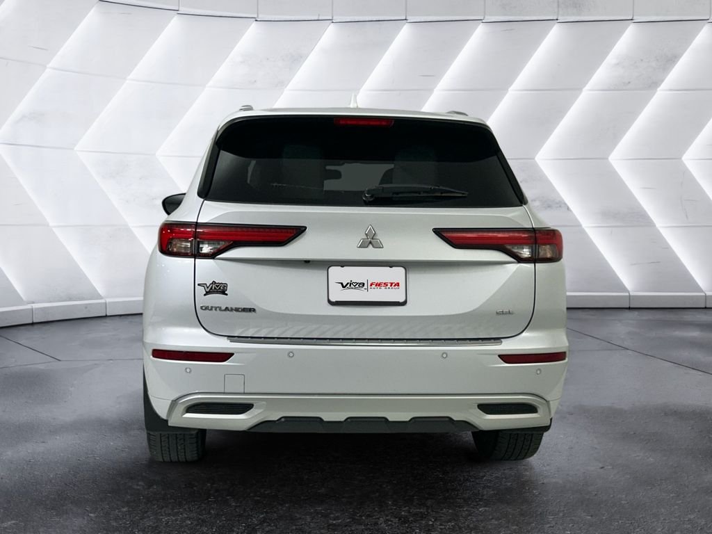 Used 2023 White Mitsubishi SEL image 5