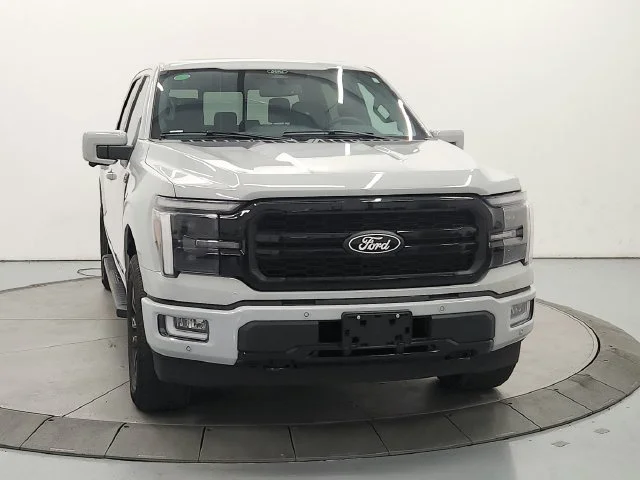 Used 2024 Avalanche Ford LARIAT image 4