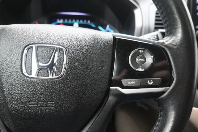 Used 2019 Lunar Silver Metallic Honda EX-L image 31
