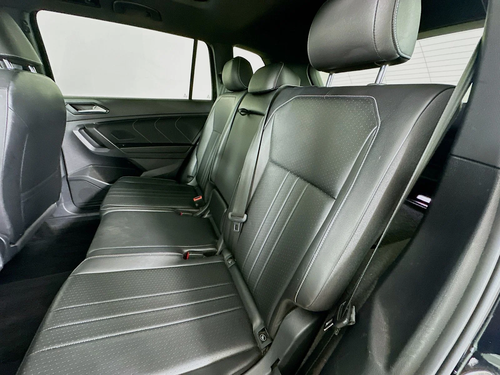 Used 2022 Black Volkswagen  image 34