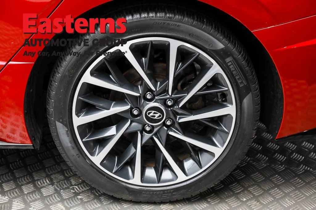 Used 2023 Red Hyundai Limited image 8