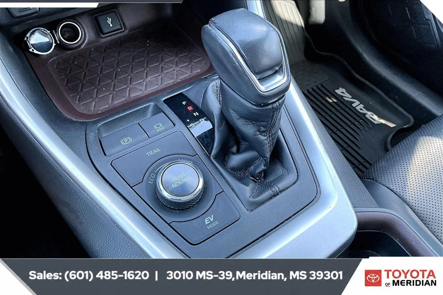 Used 2020 Blizzard Pearl Toyota Hybrid Limited image 23