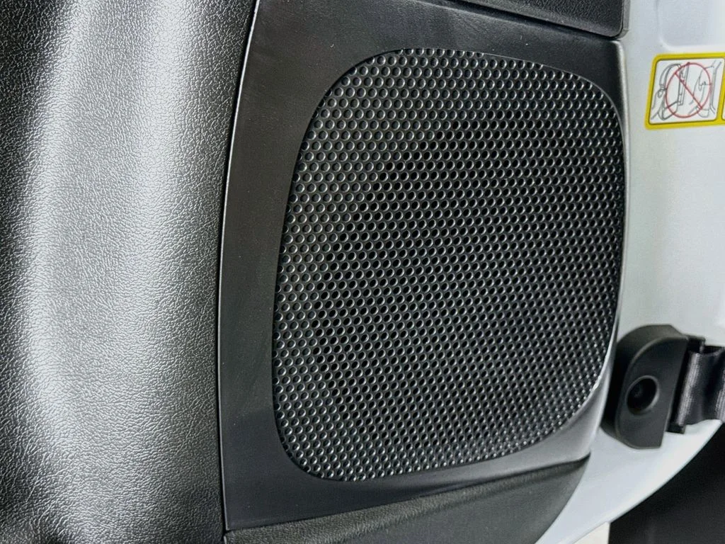 Used 2025 White Ram Base image 18