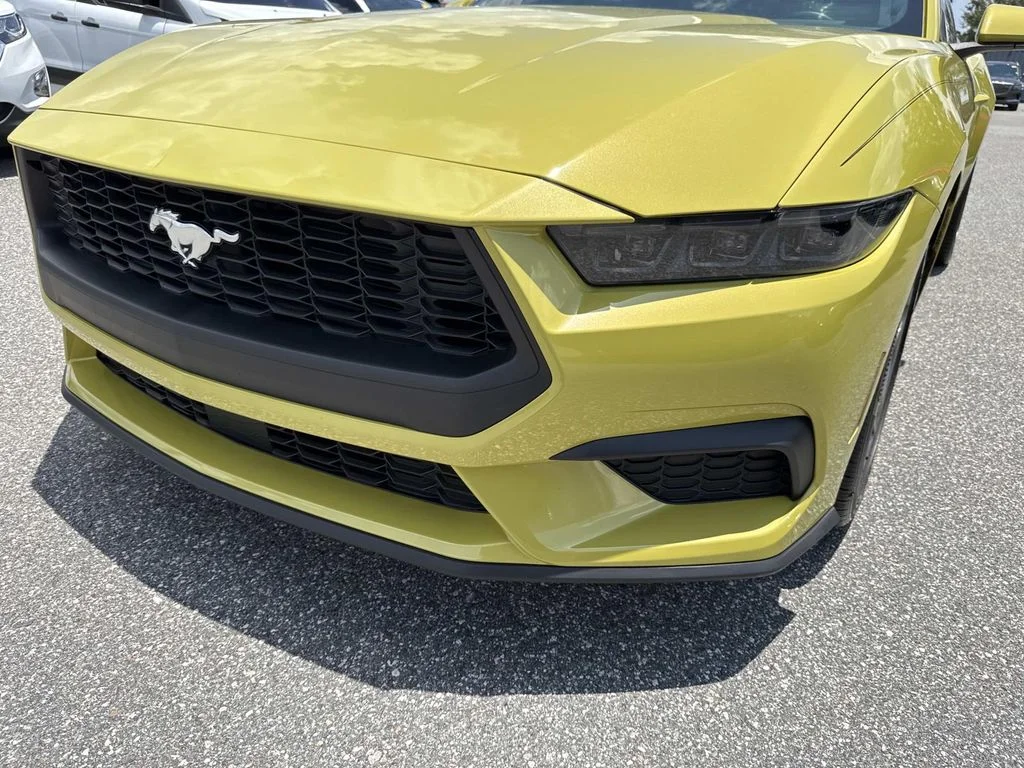 Used 2025 Yellow Ford EcoBoost image 9