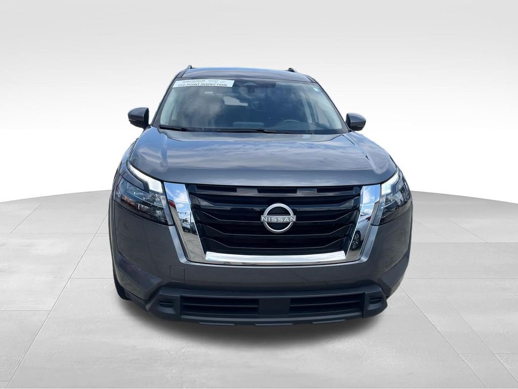 Used 2024 Gray Nissan SV image 8