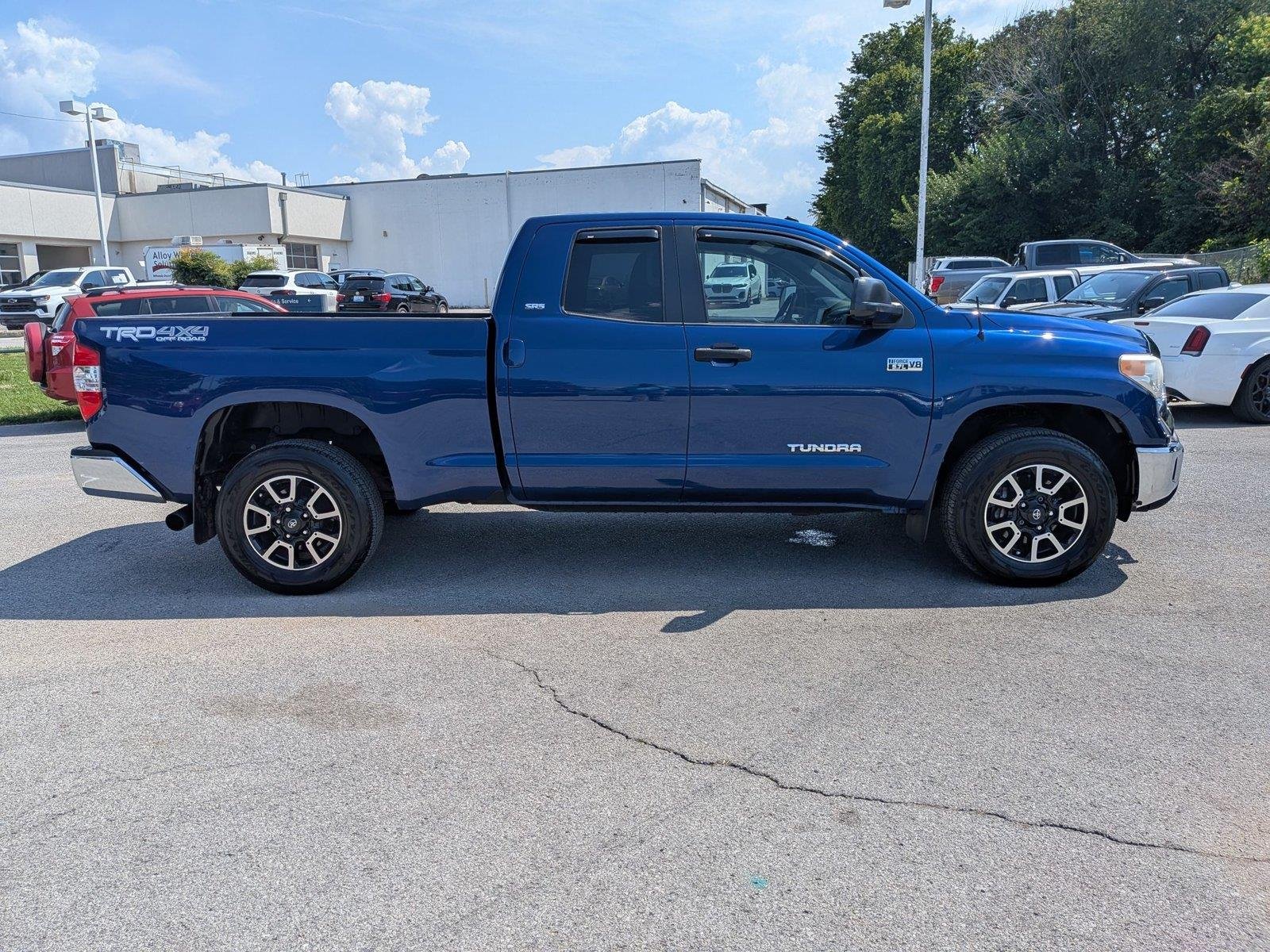Used 2015 Blue Ribbon Metallic Toyota SR5 image 6