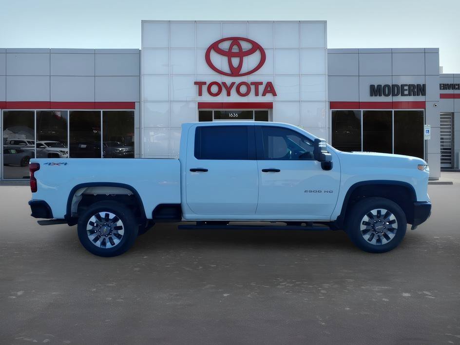 Used 2024 Summit White Chevrolet Custom image 6