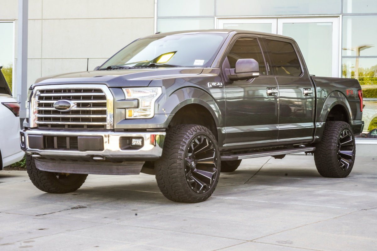Used 2016 Gray Ford XLT image 9