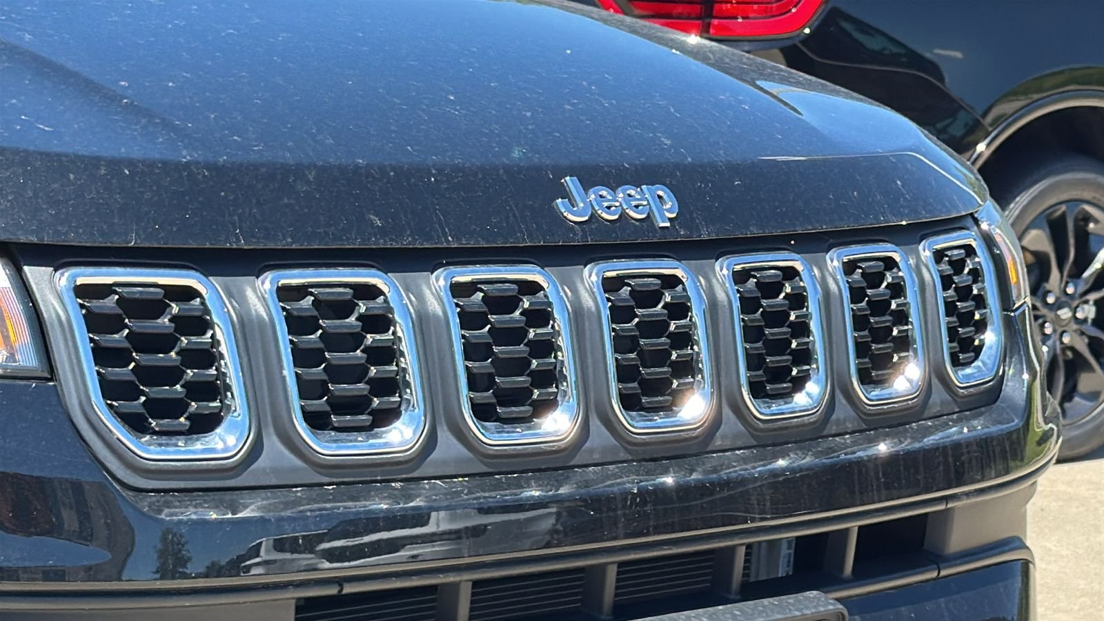Used 2025 Black Jeep Latitude image 3
