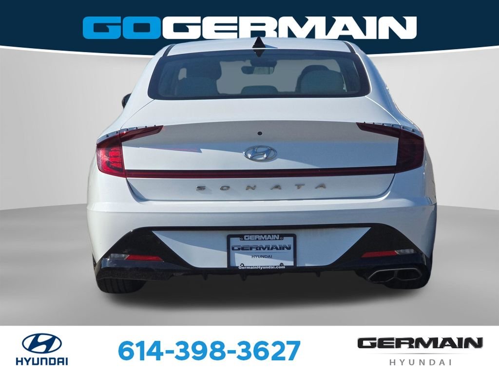 Used 2023 White Hyundai SEL image 9