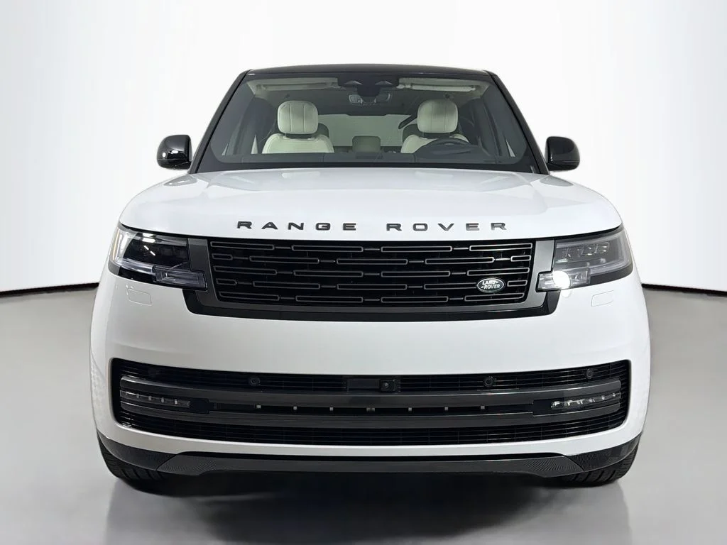New 2026 Fuji White Land Rover SE image 2