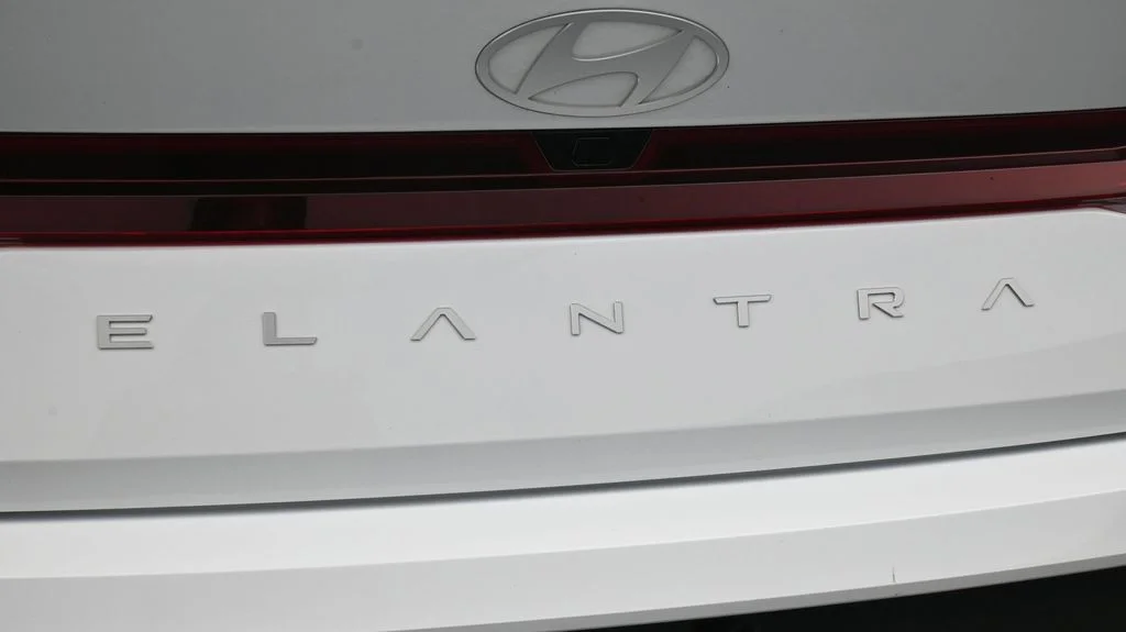 Used 2026 White Hyundai SEL Sport image 20