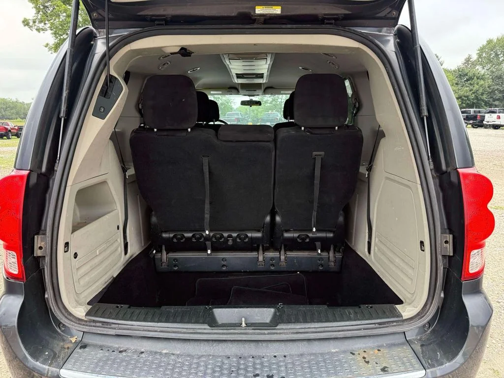 Used 2011 Gray Dodge Crew image 9